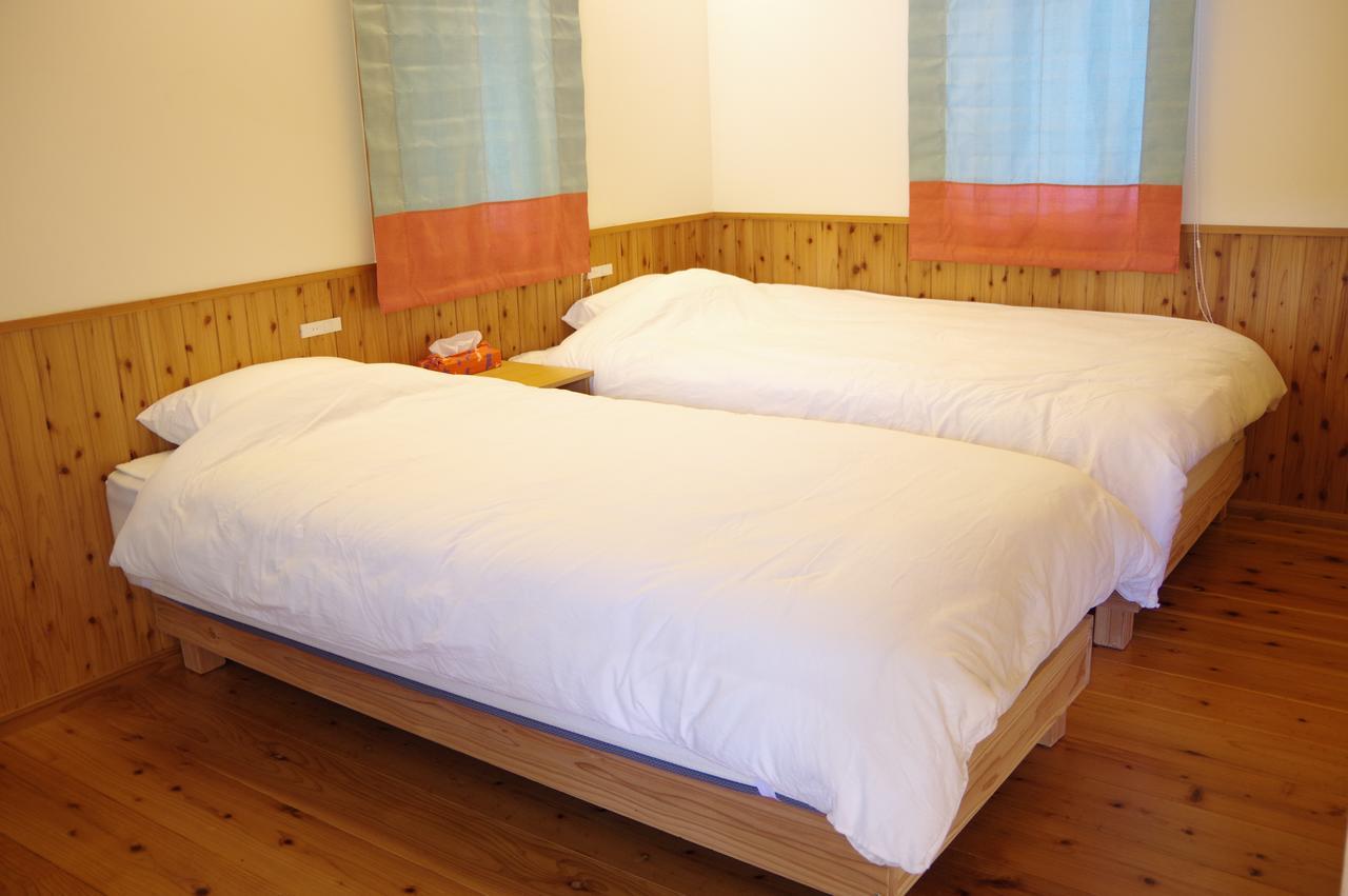 Nakijin Lodge Pensajoya Esterno foto